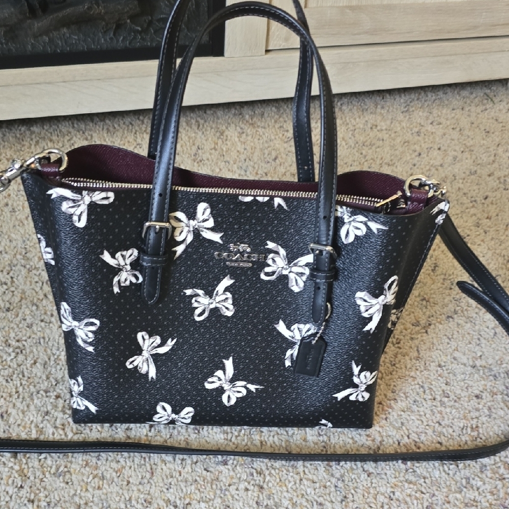 Coach Black and White Bow Patterned Women's Bag Only Used Twice Great Condition.